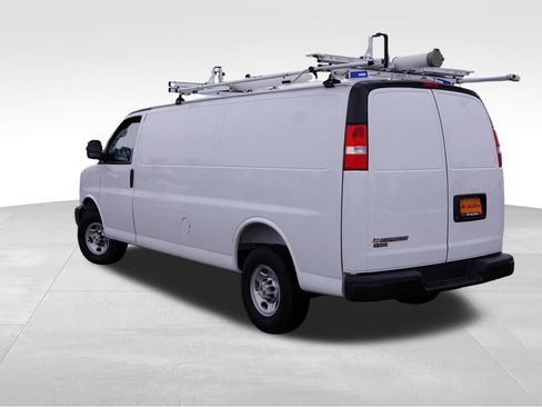 Used 2025 Chevrolet Express 2500 Extended w/ Communications Package image 7
