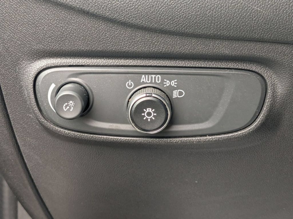 Used 2024 Chevrolet Equinox LT AWD/4WD image 17