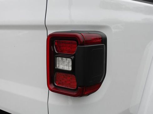 New 2026 Jeep Gladiator Mojave image 9