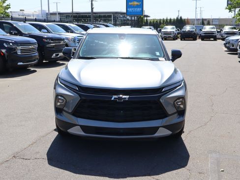 Used 2025 Chevrolet Blazer LT w/ Midnight/Sport Edition FWD image 3