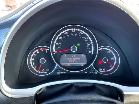 Used 2013 Volkswagen Beetle 2.0T FWD image 20