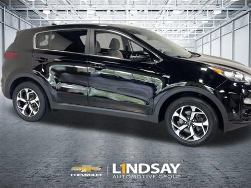 Used 2020 Kia Sportage LX w/ LX Popular Package AWD/4WD image 3
