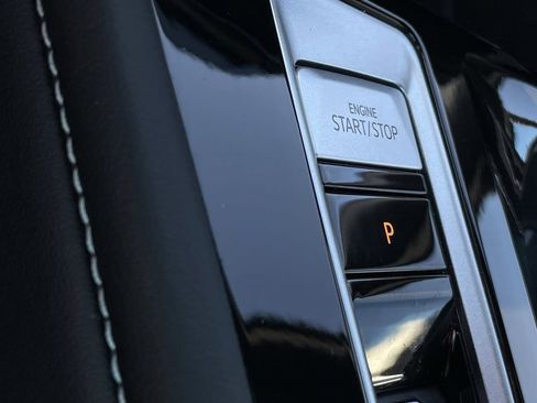 Used 2024 Volkswagen Atlas Cross Sport SE image 18