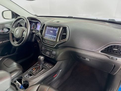 Used 2019 Jeep Cherokee Trailhawk w/ Comfort/Convenience Group AWD/4WD image 37