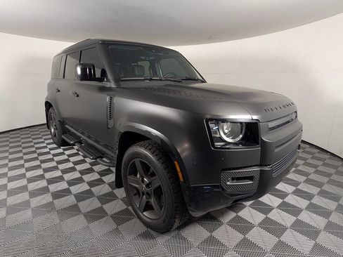 Used 2025 Land Rover Defender 110 X-Dynamic SE AWD/4WD image 9