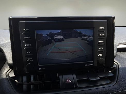 Used 2021 Toyota RAV4 LE AWD/4WD image 19
