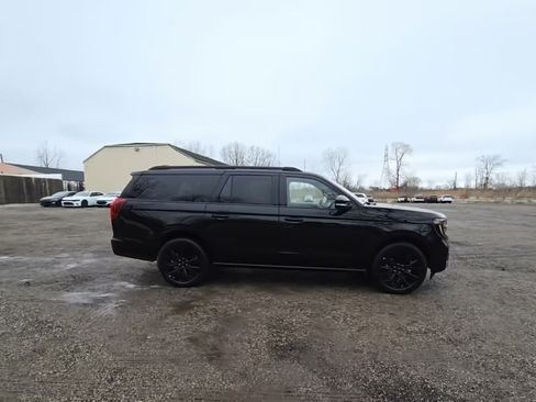Used 2025 Ford Expedition Max Platinum w/ Stealth Appearance Package AWD/4WD image 8