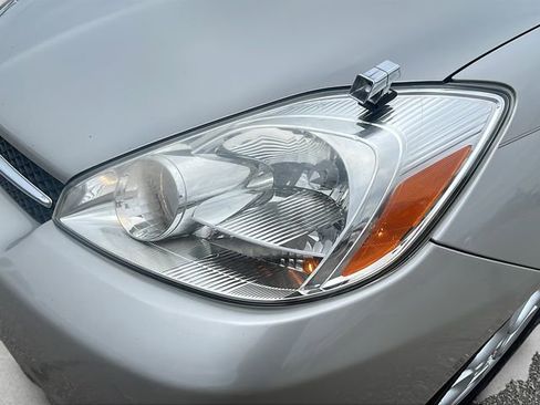 Used 2005 Toyota Sienna XLE Limited image 9