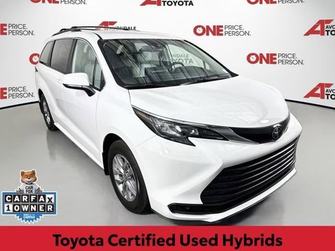 Certified 2026 Toyota Sienna LE FWD image 1