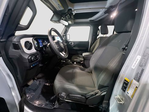 Used 2024 Jeep Wrangler Unlimited Sahara w/ Safety Group AWD/4WD image 14