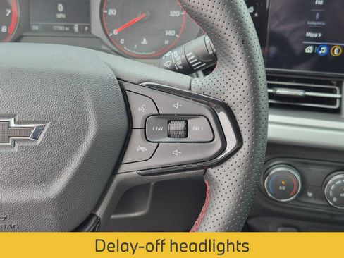 Used 2026 Chevrolet Trax RS FWD image 20