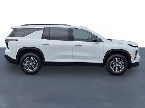 New 2026 Chevrolet Traverse LT w/ Driver Confidence Package FWD image 4