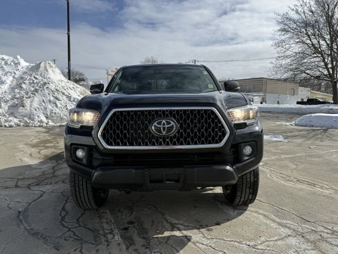 Used 2019 Toyota Tacoma TRD Off-Road w/ Technology Package image 9