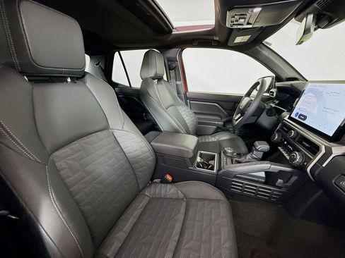 Used 2025 Toyota 4Runner TRD Off-Road Premium AWD/4WD image 31