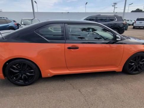 Used 2015 Scion tC FWD image 9