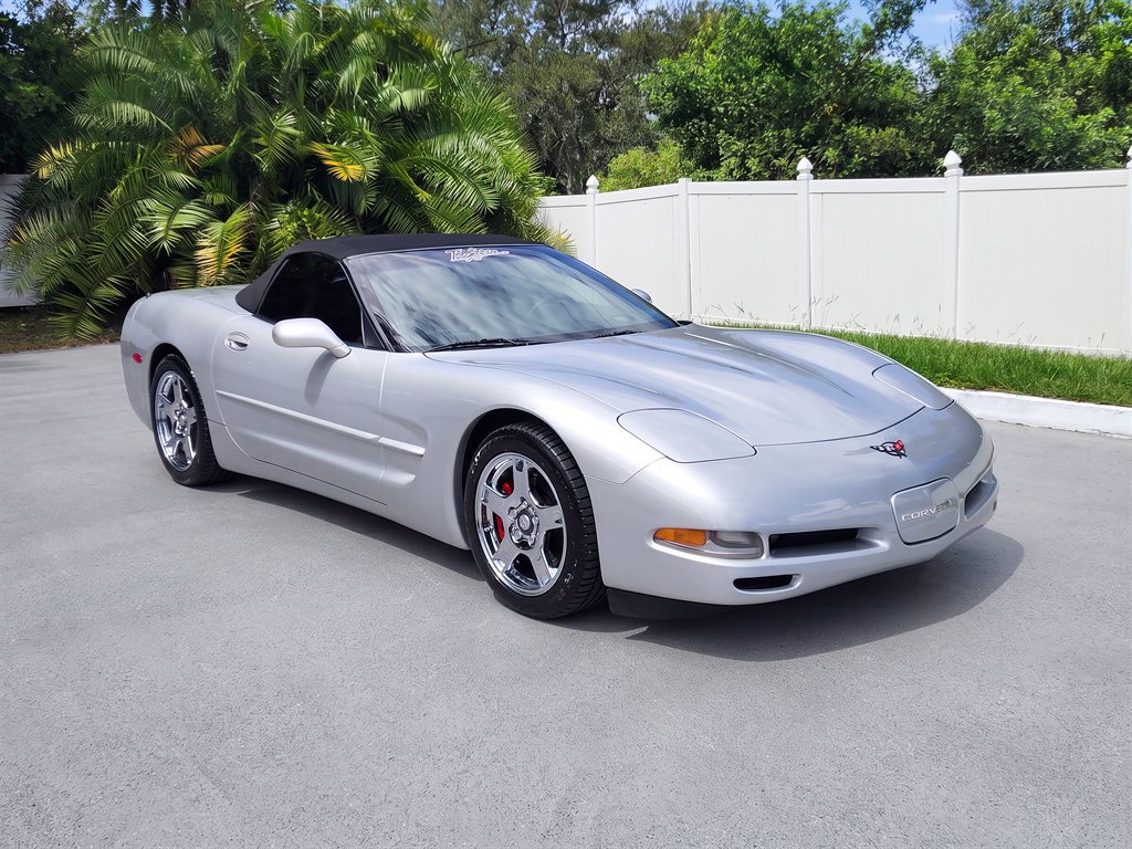 Used 1999 Chevrolet Corvette Convertible w/ Memory Pkg RWD image 10
