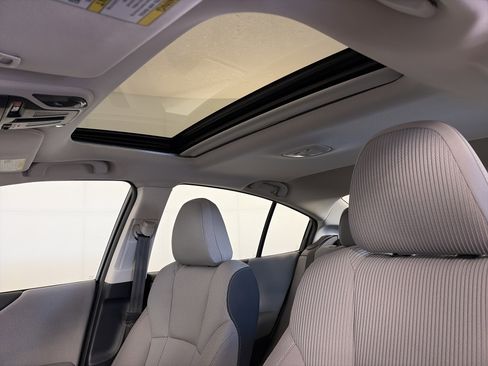 Used 2023 Subaru Legacy Premium image 25