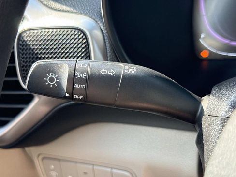 Used 2023 Kia Soul LX FWD image 11
