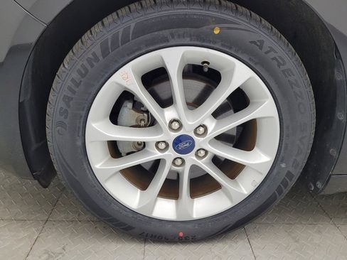 Used 2019 Ford Fusion SEL image 31