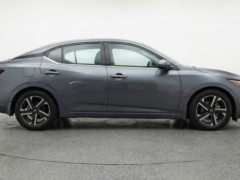 Used 2025 Nissan Sentra SV FWD image 11