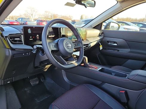 Used 2025 Nissan Kicks SR image 19