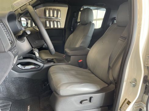 Certified 2023 Nissan Frontier SV w/ Midnight Edition Package image 10