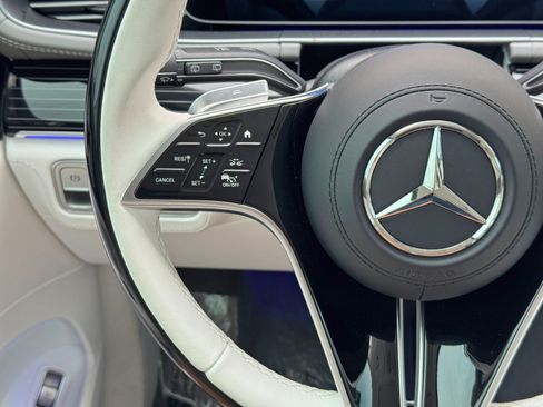 Used 2024 Mercedes-Benz Maybach GLS 600 4MATIC image 23