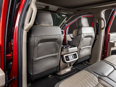 Used 2026 Ford F250 Platinum w/ Platinum Plus Package image 34