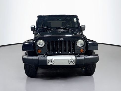 Used 2013 Jeep Wrangler Unlimited Sahara w/ Connectivity Group AWD/4WD image 3