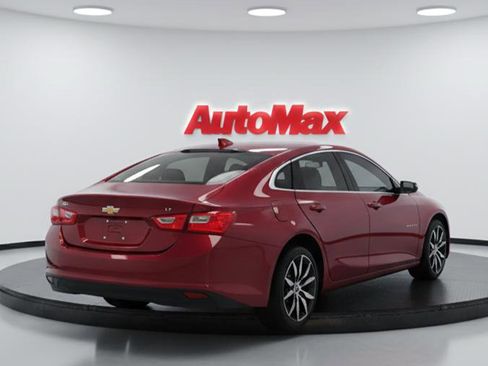 Used 2018 Chevrolet Malibu LT w/ Driver Confidence Package image 3