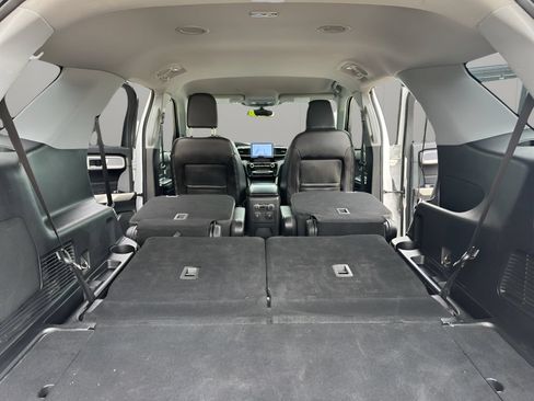 Used 2023 Ford Explorer Limited w/ Equipment Group 301A RWD image 23