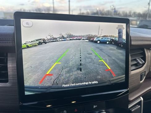 Used 2024 Ford Expedition Limited image 26