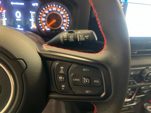 Used 2024 Jeep Wrangler Unlimited Rubicon w/ Technology Group AWD/4WD image 28