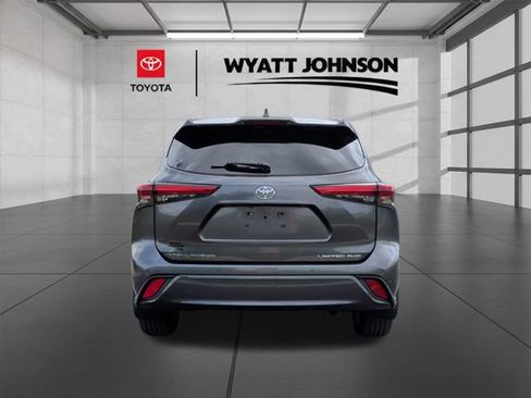 Used 2020 Toyota Highlander Limited AWD/4WD image 4