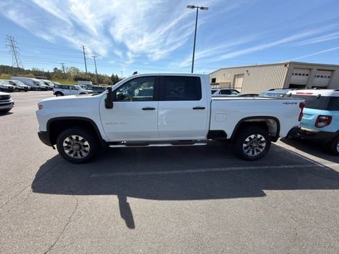Used 2025 Chevrolet Silverado 2500 Custom w/ Custom Convenience Package image 12