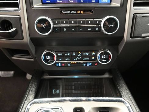 Used 2020 Ford Expedition XLT w/ Equipment Group 202A RWD image 28
