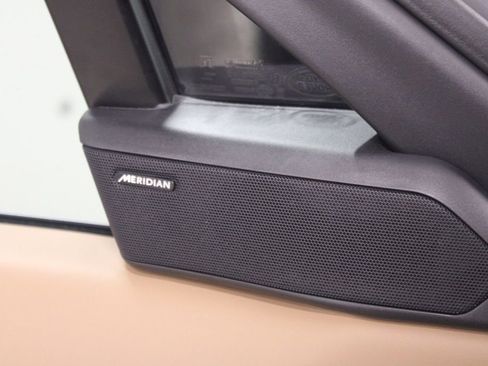 Used 2025 Land Rover Range Rover Sport SE image 19