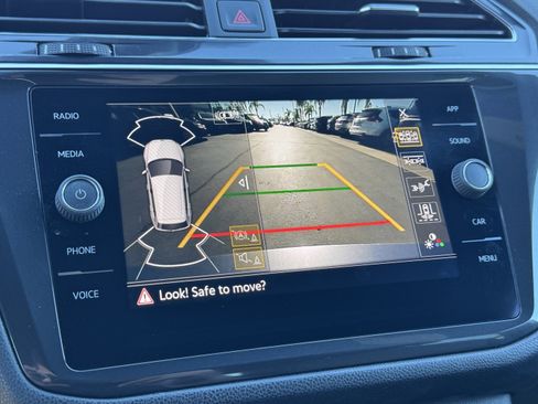 Used 2022 Volkswagen Tiguan SE R-Line image 26