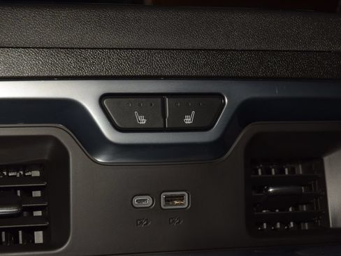 Used 2025 Chevrolet Silverado 2500 High Country w/ Technology Package AWD/4WD image 47
