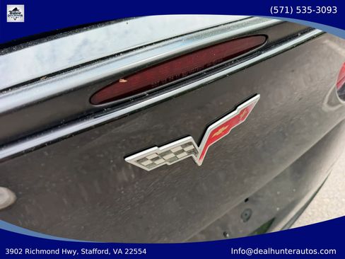 Used 2005 Chevrolet Corvette Coupe w/ Preferred Equipment Group RWD image 14