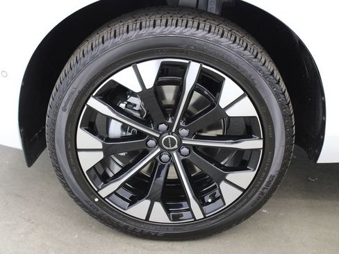 New 2026 Volvo XC60 B5 Plus w/ Protection Package Premier AWD/4WD image 30