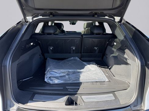 Used 2024 Cadillac Lyriq Luxury w/ LPO, Floor Liner Package AWD/4WD image 14