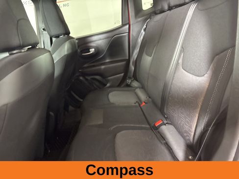 Used 2023 Jeep Renegade Latitude image 23