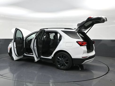 Used 2024 Chevrolet Equinox RS FWD image 31