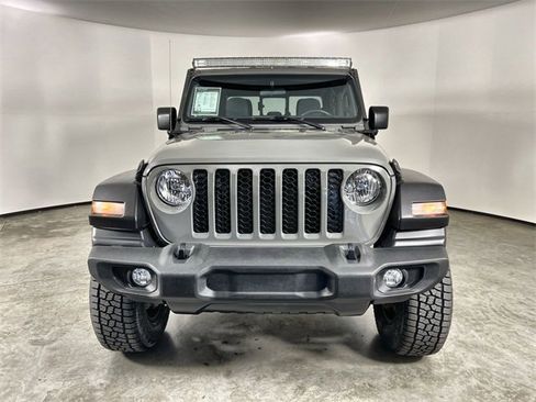 Used 2020 Jeep Gladiator Sport w/ Quick Order Package 24S image 3