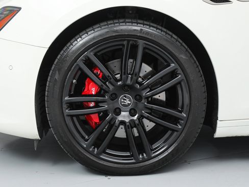Certified 2023 Maserati Ghibli Modena RWD image 20