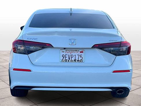 Used 2023 Honda Civic Sport image 6