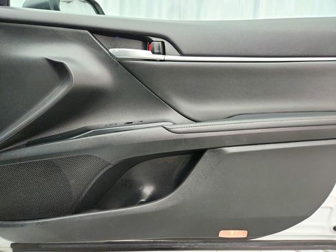 Used 2019 Toyota Camry XLE FWD image 28