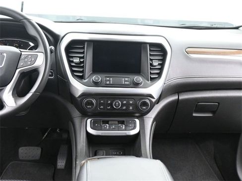 Used 2023 GMC Acadia SLE image 27