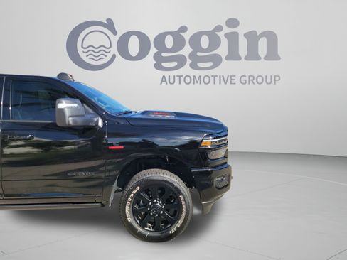 Used 2025 RAM 2500 Laramie AWD/4WD image 35